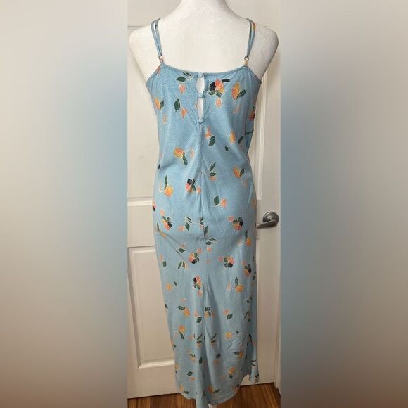 O'Neill Izzy Floral Flowers Baby Blue Midi Dress Size
X Small - Picture 4 of 9